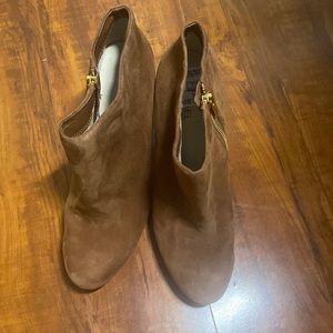 NEW MICHAEL MICHAEL KORS SUEDE HEEL BOOTIE